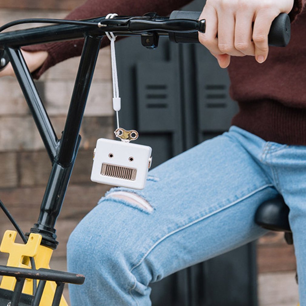 Creative Retro robot Speaker outdoor Walkman Mini Cartoon wireless Bluetooth sound