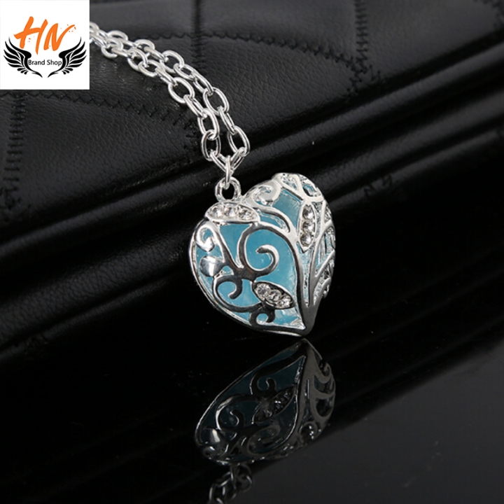 HN Brand-1 Piece/Set New Glowing heart pierced Luminous Alloy Necklaces Pendant Women Jewellery Gift