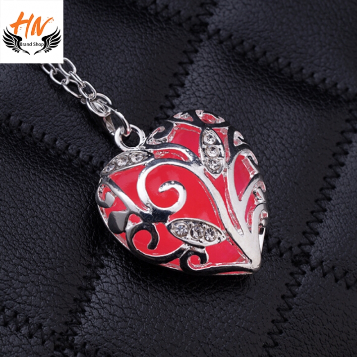 HN Brand-1 Piece/Set New Glowing heart pierced Luminous Alloy Necklaces Pendant Women Jewellery Gift