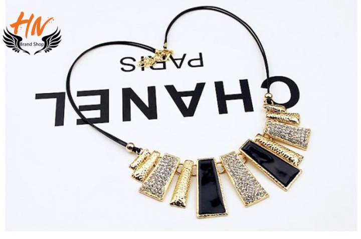 HN Brand 1Pcs/Set New Beautiful Geometric Leather Necklace Exaggerated Pendant for Christmas Women