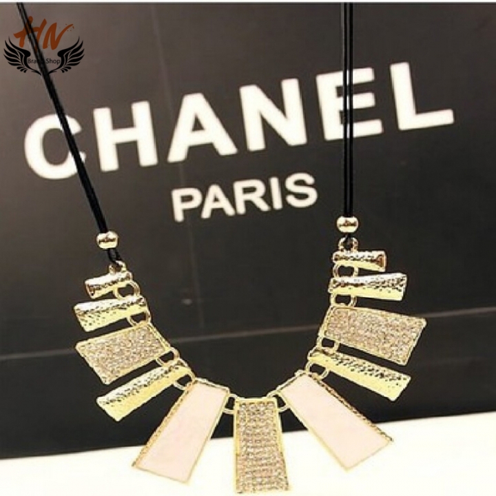 HN Brand 1Pcs/Set New Beautiful Geometric Leather Necklace Exaggerated Pendant for Christmas Women