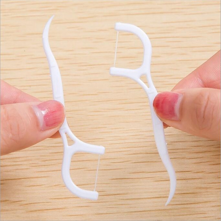 100pcs Dental Flosser Interdental Brush Teeth Stick Toothpicks Floss Plastic Tooth Picks0