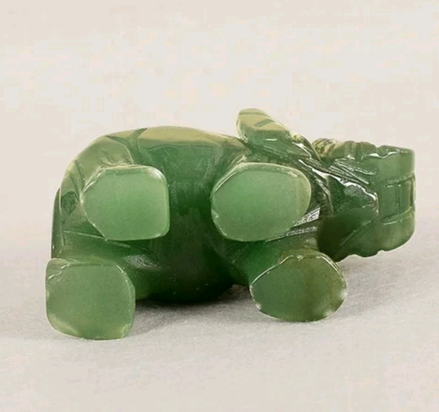 Hand Carved Natural Green Aventurine Jade Stone Craving Elephant Statue Decor