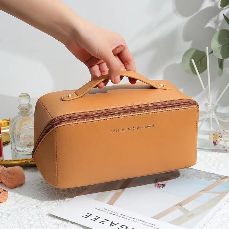 Fashion Large-Capacity Travel Cosmetic Bag  Makeup Bag Handbags Portable Leather Makeup Pouch Women Waterproof Bathroom Washbag Multifunction Toiletries Organizer Female Storage Makeup Cases