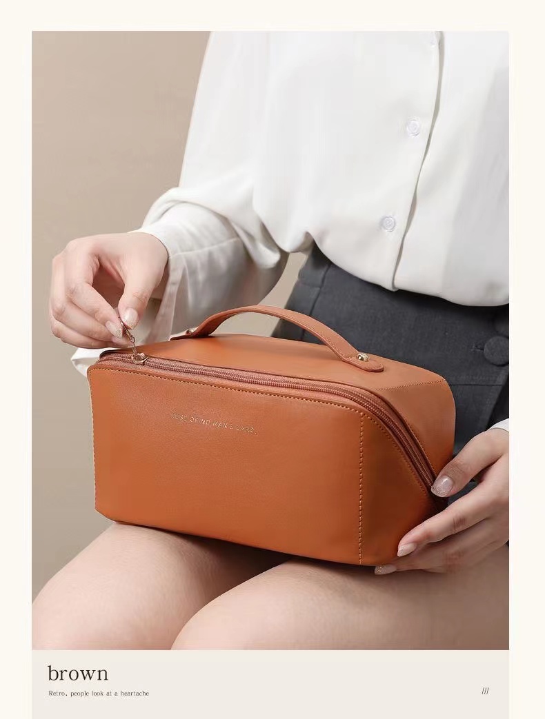 Fashion Large-Capacity Travel Cosmetic Bag  Makeup Bag Handbags Portable Leather Makeup Pouch Women Waterproof Bathroom Washbag Multifunction Toiletries Organizer Female Storage Makeup Cases