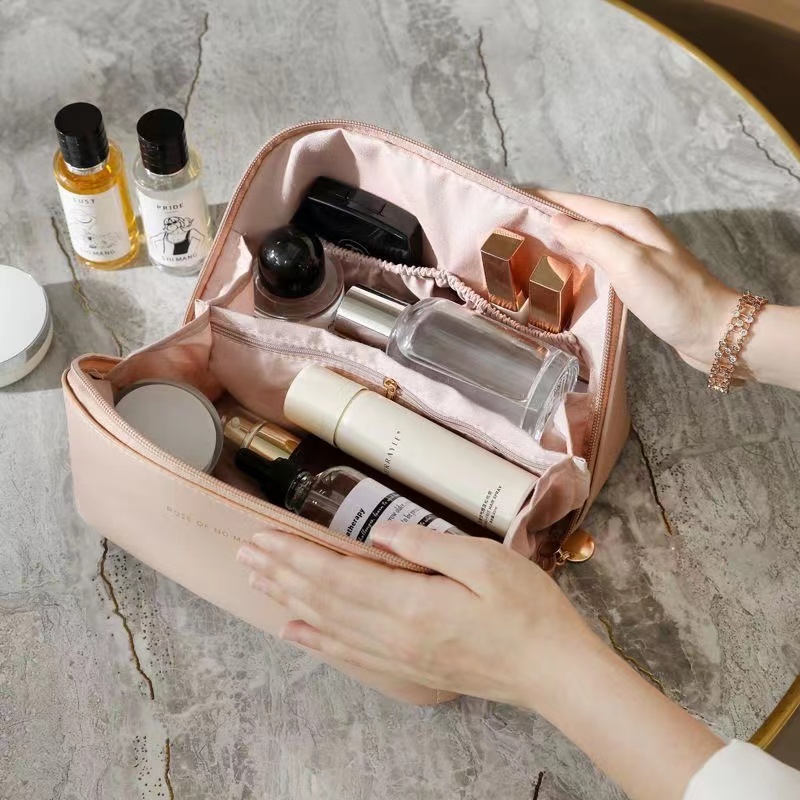 Fashion Large-Capacity Travel Cosmetic Bag  Makeup Bag Handbags Portable Leather Makeup Pouch Women Waterproof Bathroom Washbag Multifunction Toiletries Organizer Female Storage Makeup Cases