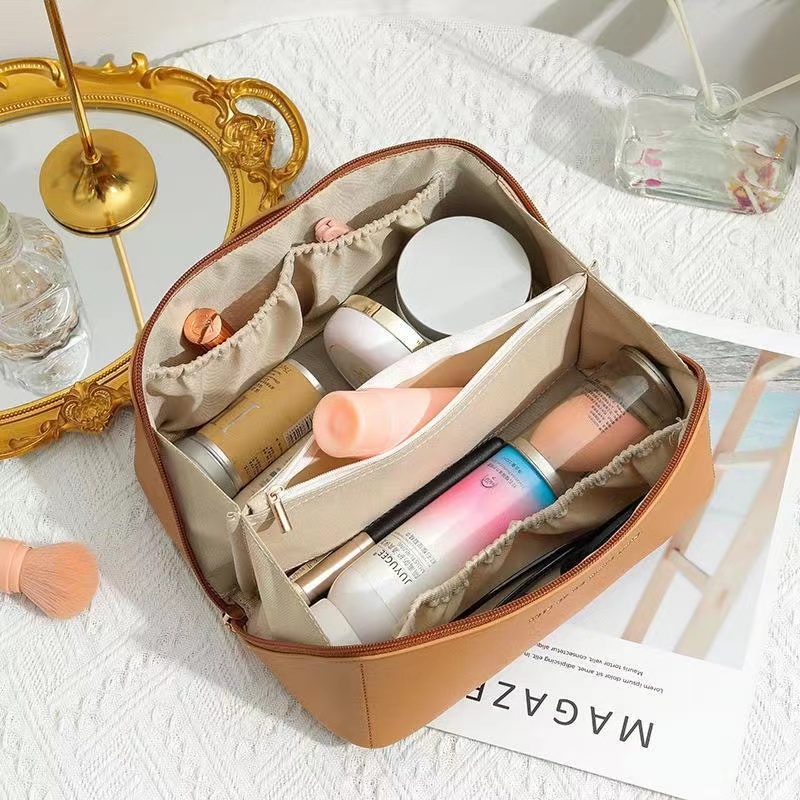 Fashion Large-Capacity Travel Cosmetic Bag  Makeup Bag Handbags Portable Leather Makeup Pouch Women Waterproof Bathroom Washbag Multifunction Toiletries Organizer Female Storage Makeup Cases