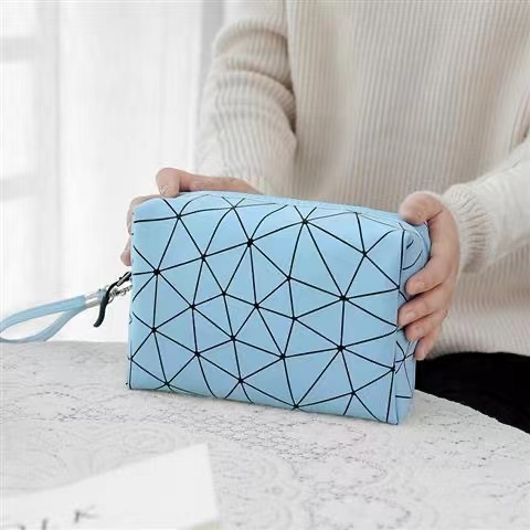 Women Travel Cosmetic Bag Multifunction Geometric Makeup Bags PU Leather Waterproof Portable Toiletries Organizer Make up Cases Handbag Storage Pouch Beautician Makeup Cases Box