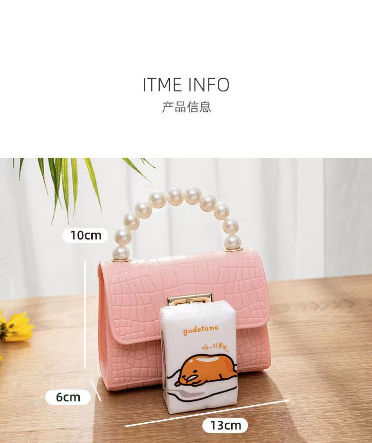 Clutches & Evening Bags Crossbody Bags Handbags Fashion Backpacks Other Women's Bags Shoulder Bags Top-Handle Bags Tote Bags Waist Packs Wallets & Holders Wristlets Bags