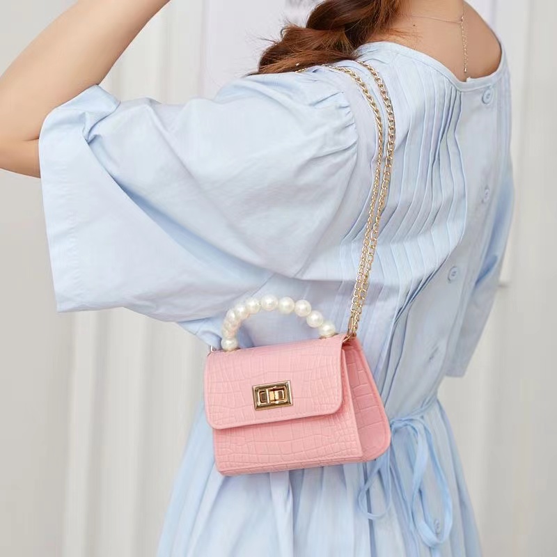 Clutches & Evening Bags Crossbody Bags Handbags Fashion Backpacks Other Women's Bags Shoulder Bags Top-Handle Bags Tote Bags Waist Packs Wallets & Holders Wristlets Bags