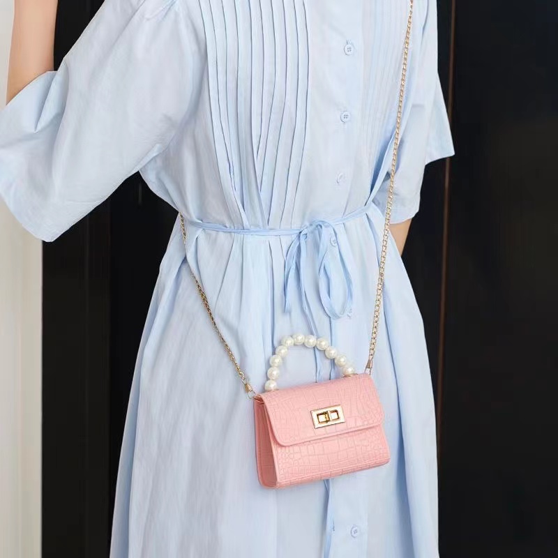 Clutches & Evening Bags Crossbody Bags Handbags Fashion Backpacks Other Women's Bags Shoulder Bags Top-Handle Bags Tote Bags Waist Packs Wallets & Holders Wristlets Bags