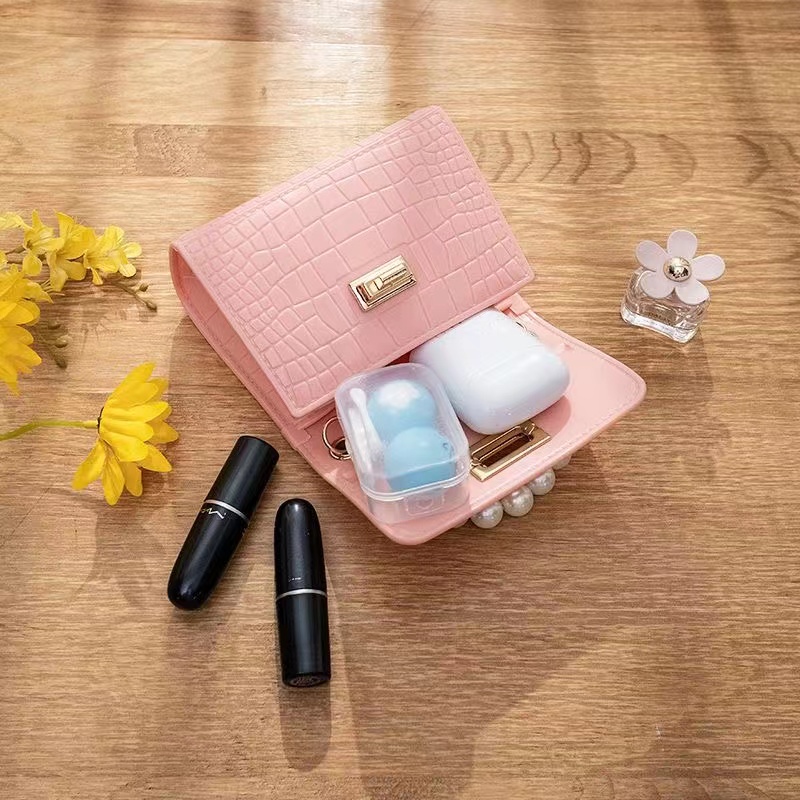 Clutches & Evening Bags Crossbody Bags Handbags Fashion Backpacks Other Women's Bags Shoulder Bags Top-Handle Bags Tote Bags Waist Packs Wallets & Holders Wristlets Bags