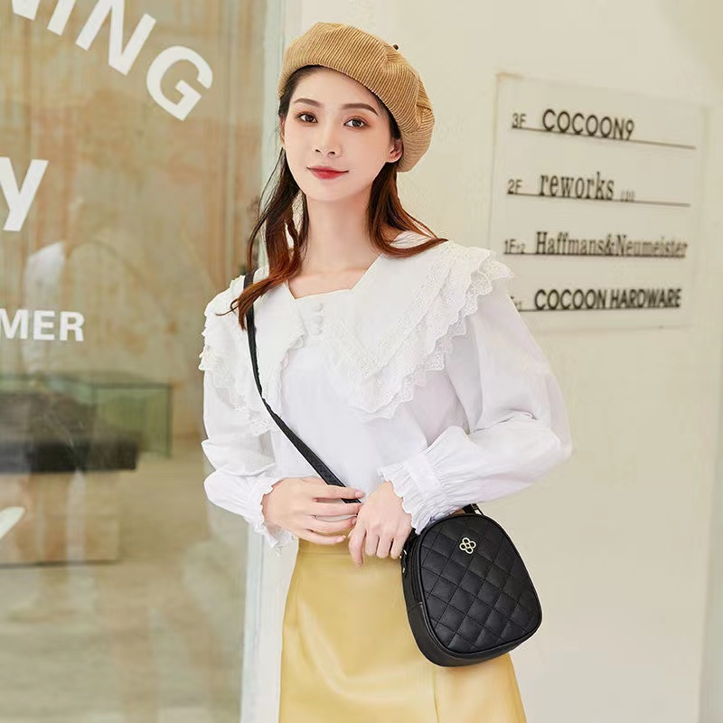 Fashion  Small Round Crossbody Bags for Women Ladies Korean Version Trend Simple Crossbody Bag Women PU Leather Plaid  Shoulder Bag Purses and Handbags Luxury Bags