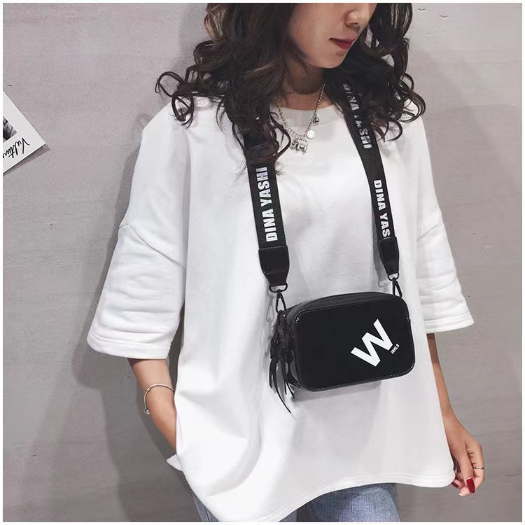 Women's Bag 2023 Trend Crossbody Bags Letter W Wide Straps Shoulder Bag Purses Designer Luxury Small Shopper Handbags Clutches