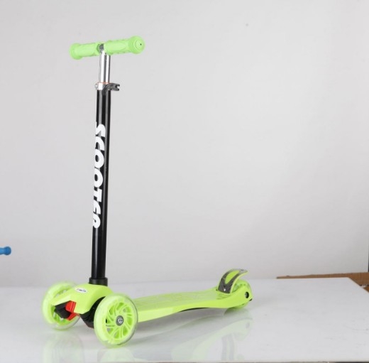 Folding Kids Scooter Child Kick Flashing LED Light Up 3 Wheel Push Adjustable
