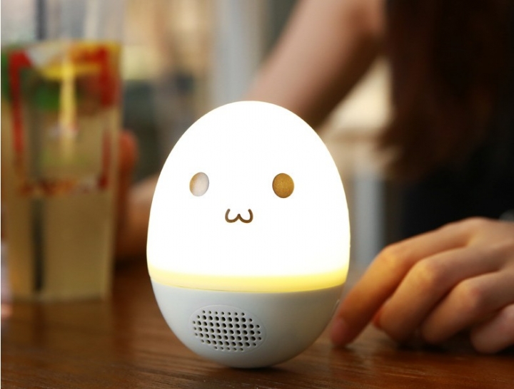 Roly-Roly Doll Type Bluetooth Speaker Chageable Colour Light ABS Soft Silcon Materials
