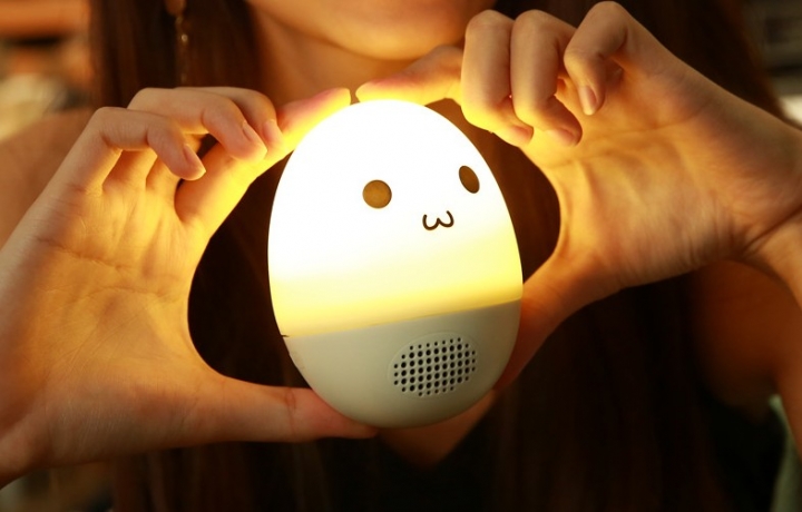 Roly-Roly Doll Type Bluetooth Speaker Chageable Colour Light ABS Soft Silcon Materials