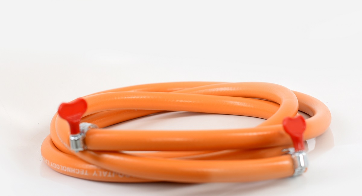 2 metres home LPG horse pipe with easy to lock pins