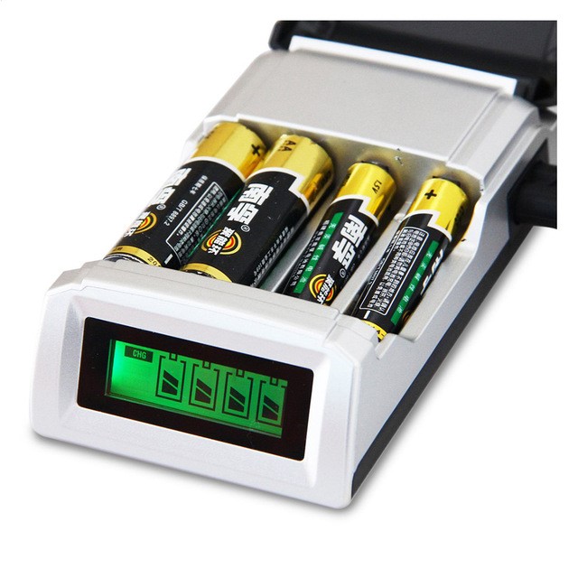 C905W 4 independent charging Slots Intelligent chip LCD Charger  NiCd NiMh Batteries