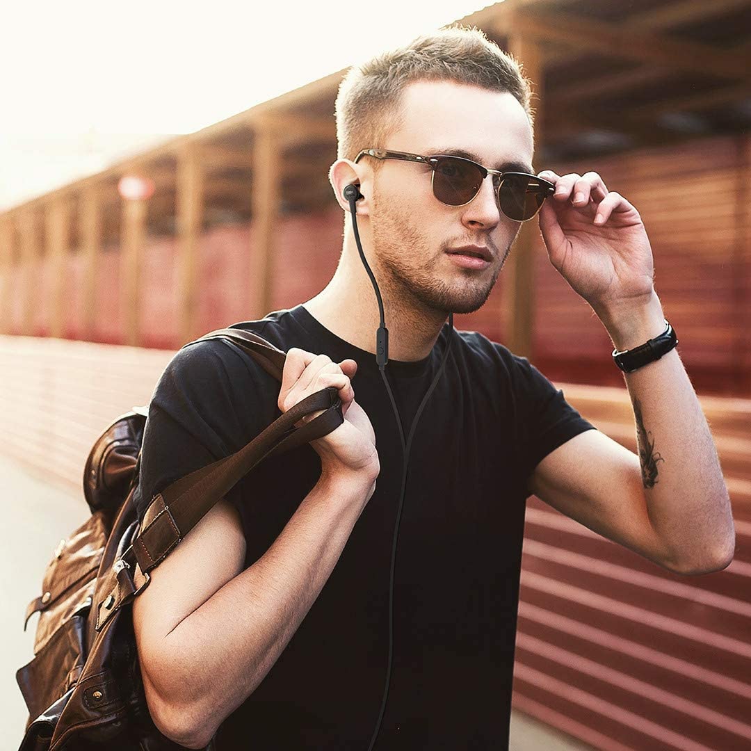 JBL TUNE 290 - In-Ear Headphone with One-Button Remote/Mic - Black