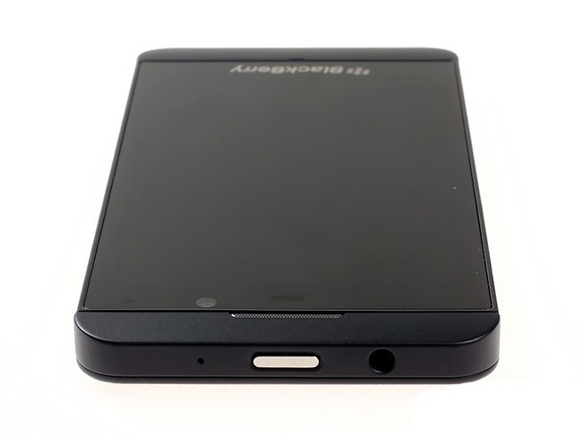 Refurbished Blackberry Z10 (two batteries)  Mobile Phone GPS WIFI 3G 4G Phone 4.2&apos;&apos; Phone 2+16GB