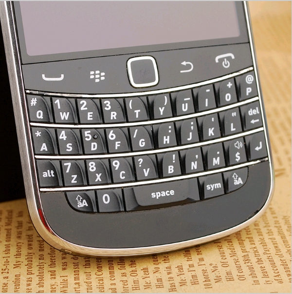 Refurbished Original BlackBerry Bold Touch 9930 Mobile Phone Internal 8GB Memory 5MP 3G Smartphone