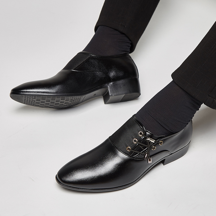 2018 spring new large size shoes men&apos;s business dress shoes wild soft casual shoes
