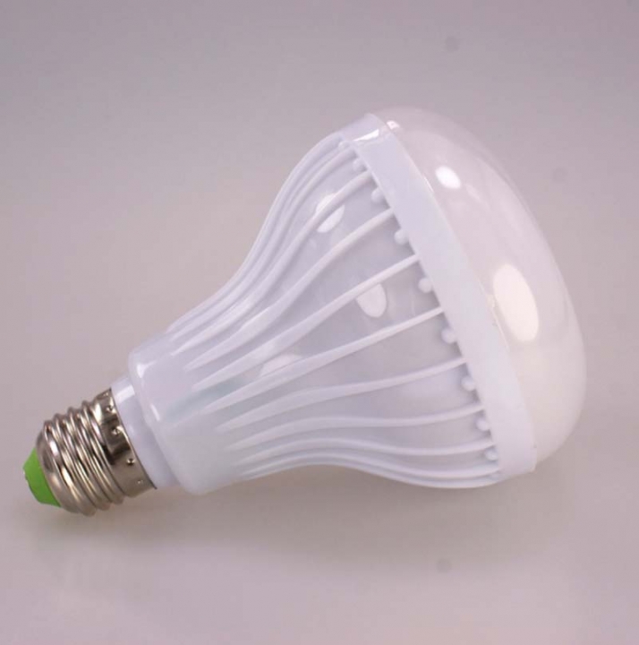 Intelligent Bluetooth music bulb Bluetooth speakers wireless remote control audio loudspeaker sound Intelligent Bluetooth music bulb Bluetooth speaker wireless remote control audio loudspeaker sound