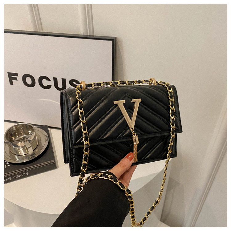 2024 new summer Women's Bags Korean shoulder Bag niche design texture chain bags trendy fashion crossbody bagBlack