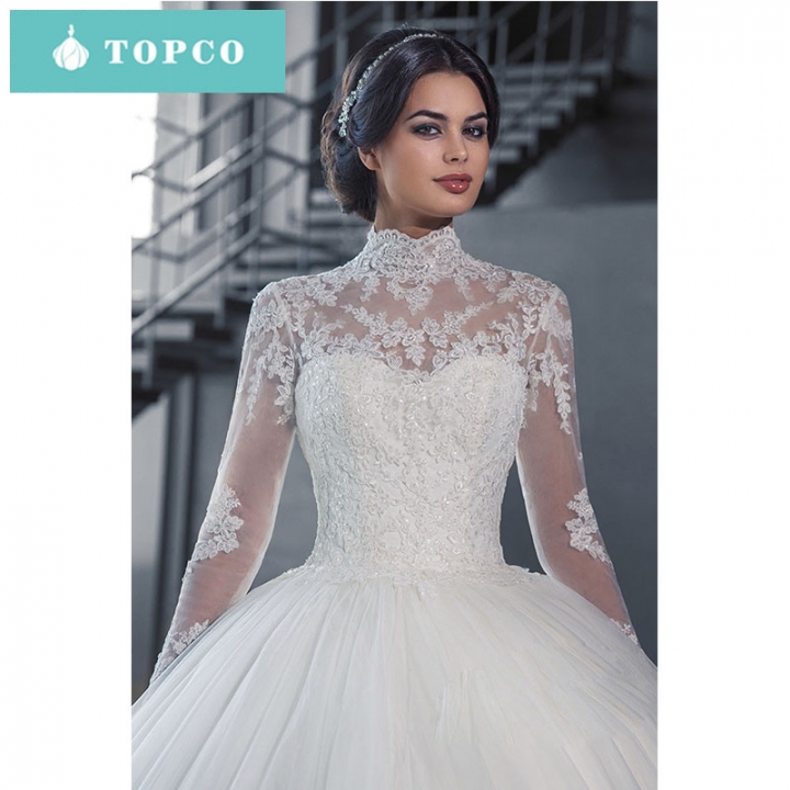 Lace sexy elegant and beautiful wedding dress