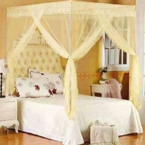Mosquito net with straight metallic stands -