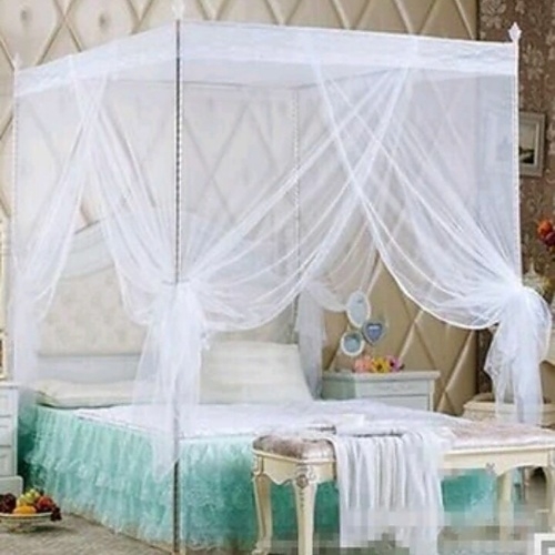 Mosquito net with straight metallic stands -