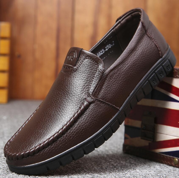 Newly Men&apos;s Genuine Leather Shoes Head Leather Soft Cutout Father Leather Office Official Shoes