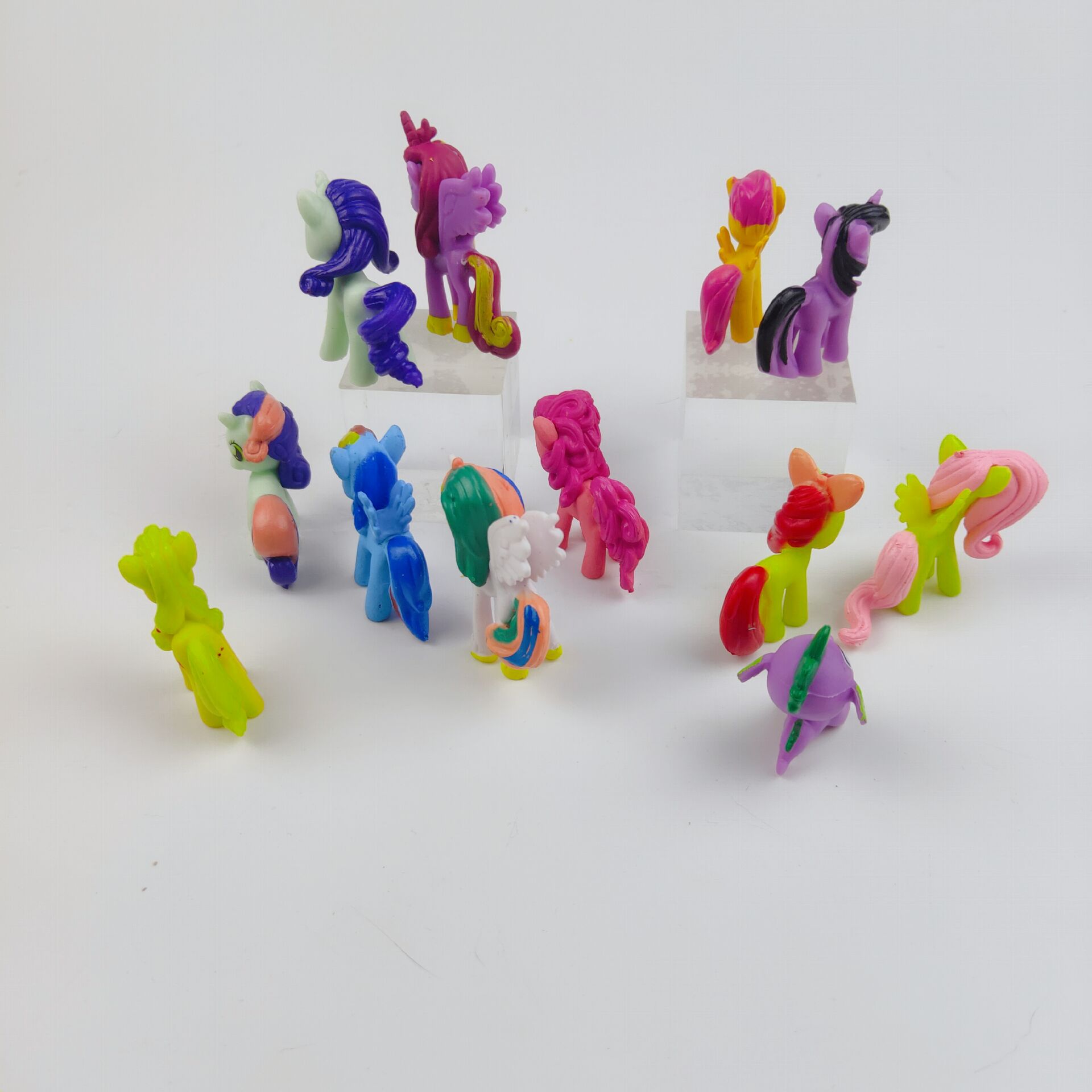 12pcs Cute Little Horse Toys Pony Action Figures Horse Model For Children Toys Gift Cake Decoration