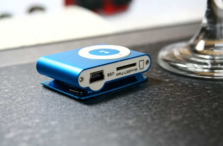 New mini portable music MP3 player display micro tfcard radio for men and women
