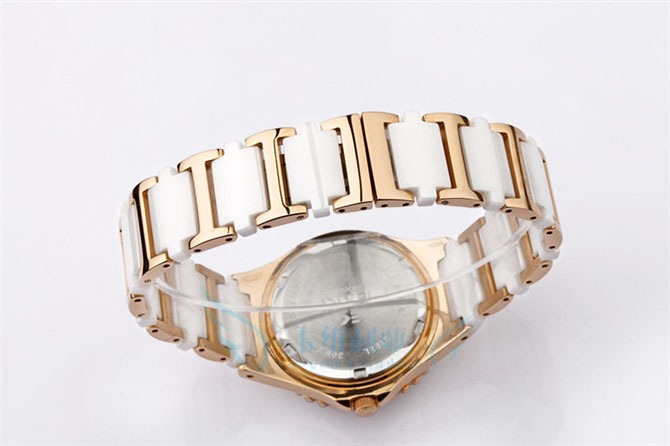 2025 Watch fashion Women watches black golden Watches Lady ladies fashion watches stainless Ceramics Jewellery watch Casual Jewelry watch for female watch electronic brithday ladies exquisite freesize