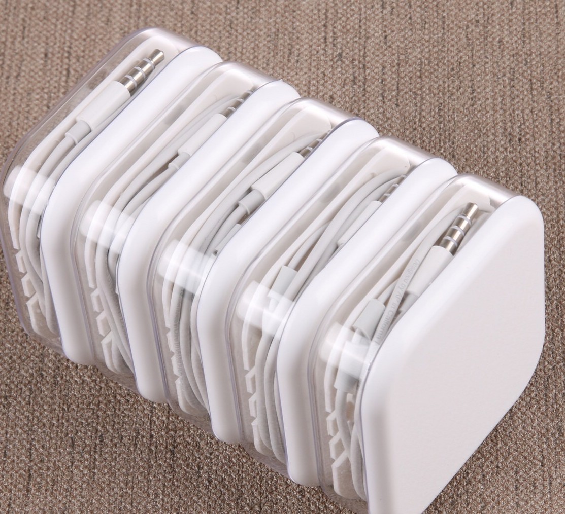 Universal Wired In-Ear Super Mega Bass Earbuds Earphones Earpods for Phones