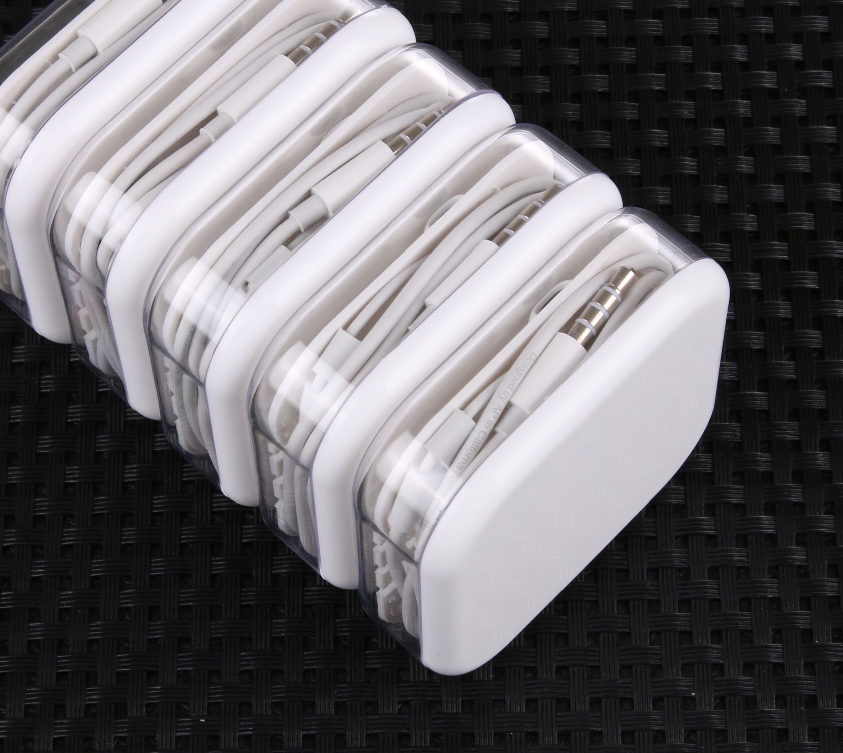 Universal Wired In-Ear Super Mega Bass Earbuds Earphones Earpods for Phones