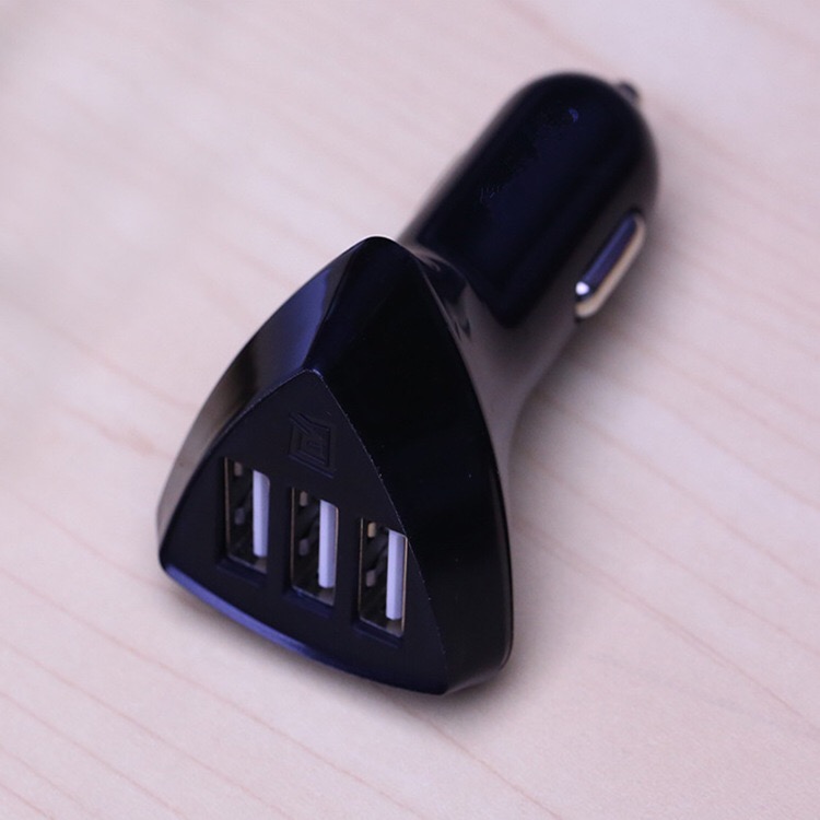 QC 3.0 Quick Charger Three USB Car Charger Sixfold Protection with CE FCC RoHS Authentication