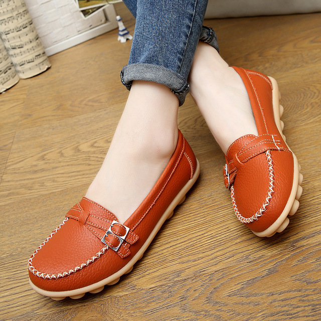 Nice Baby 1 pairs ladies&apos; cowhide loafers flat - bottomed driving shoes are skid resistant
