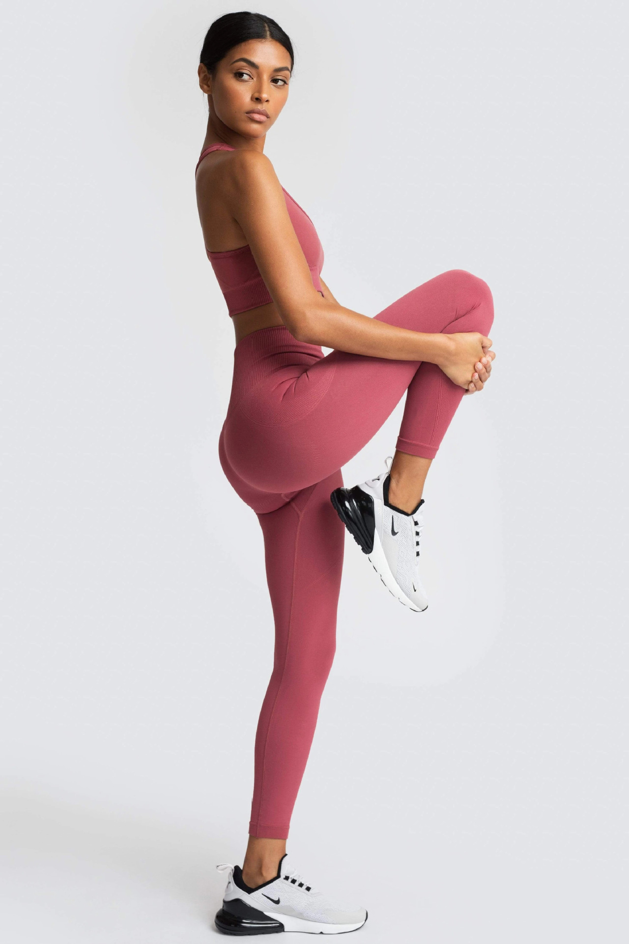 Hot sales Women&apos;s Yoga Set Seamless Sportswear 2-Piece Gym Yoga Clothes Sports Bra + Leggings Skinny