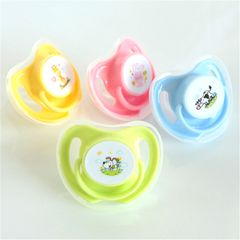 1Pcs Orthodontics Pacifiers Baby Animals Printing Safe Food Grade Silicone Round Nipples Pacifiers Cartoon design of butterfly round head sleeping pacifier with lid Right choice fo random style as pic