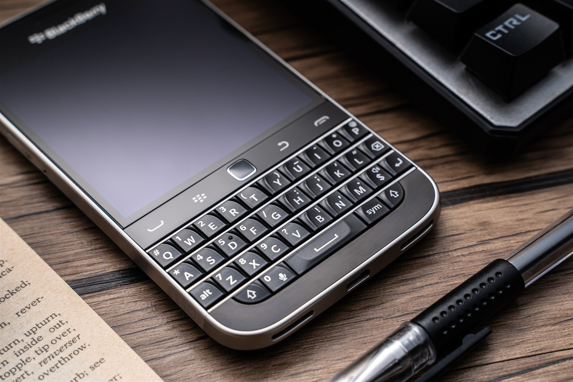 Refurbished Phone Blackberry Q20 Classic 3.5 Inches 16GB ROM 2GB RAM 4G LTE 8MP WIFI Smartphone