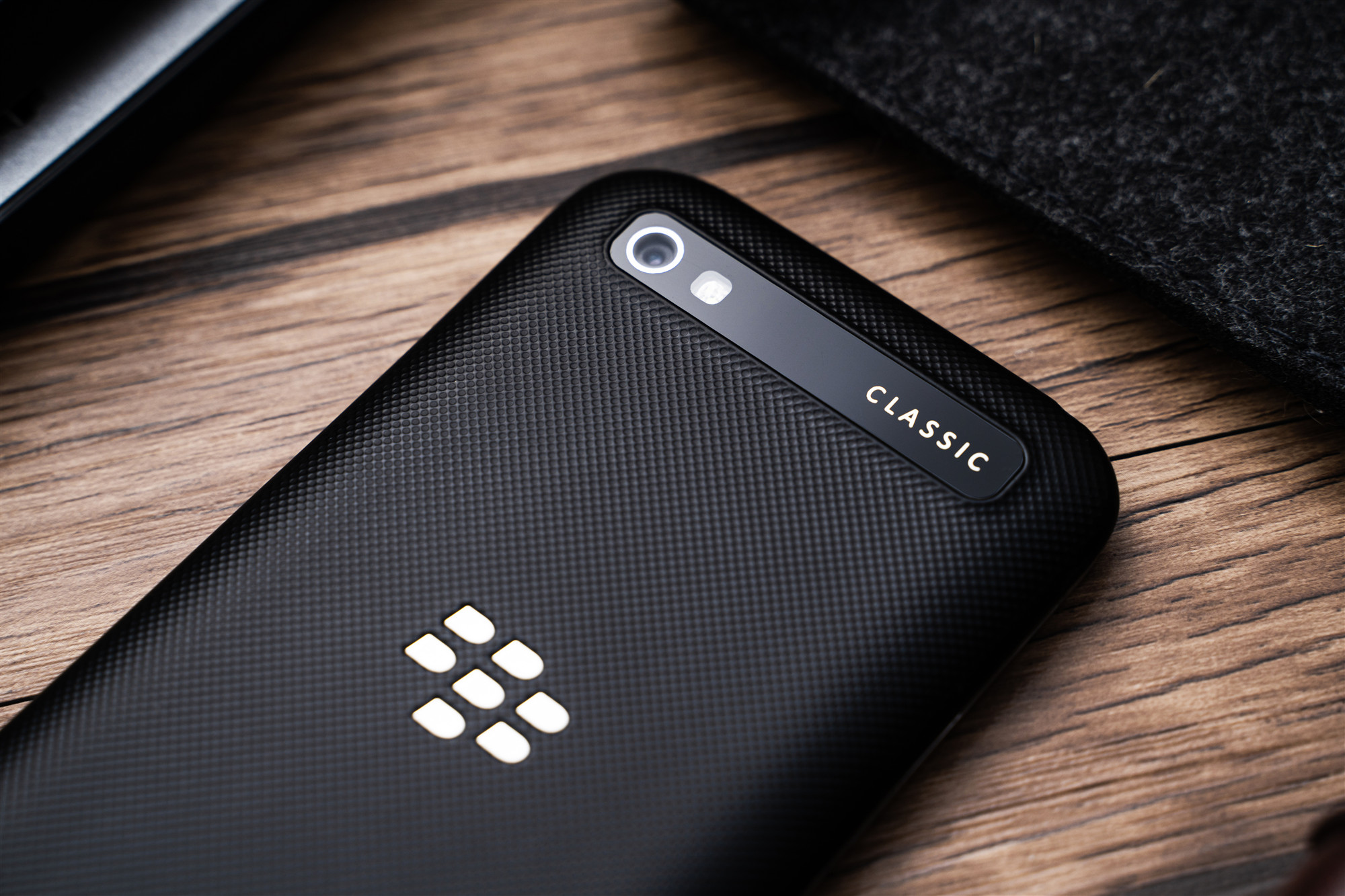 Refurbished Phone Blackberry Q20 Classic 3.5 Inches 16GB ROM 2GB RAM 4G LTE 8MP WIFI Smartphone