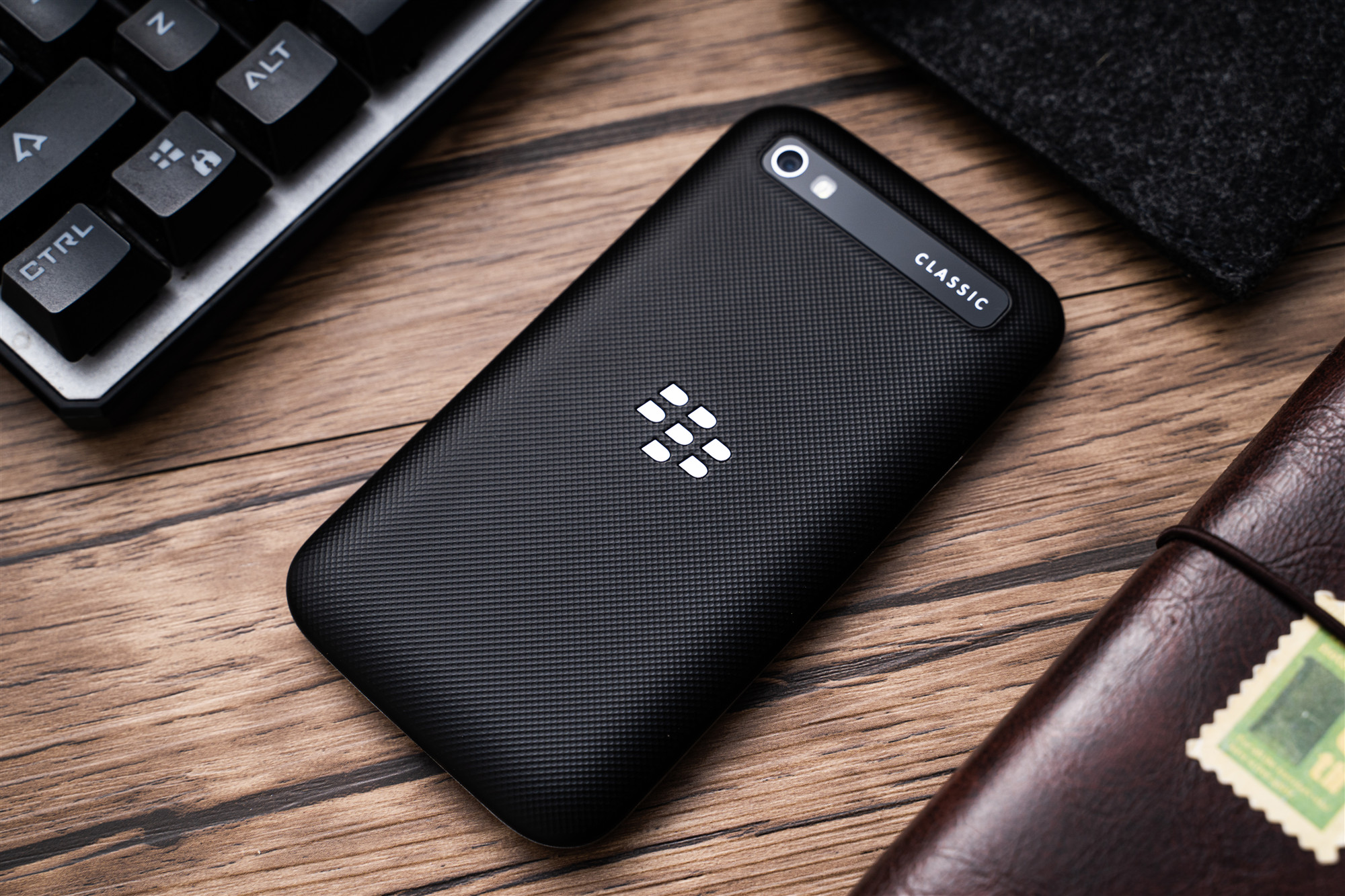 Refurbished Phone Blackberry Q20 Classic 3.5 Inches 16GB ROM 2GB RAM 4G LTE 8MP WIFI Smartphone