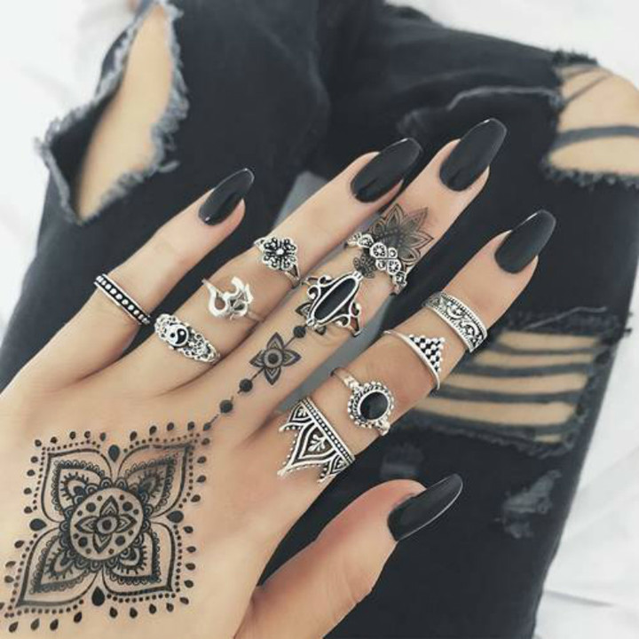 10 Pcs/set Women Fashion Gossip Retro Crystal Crown Carved Moon Star Black Gem Yoga Rings Set