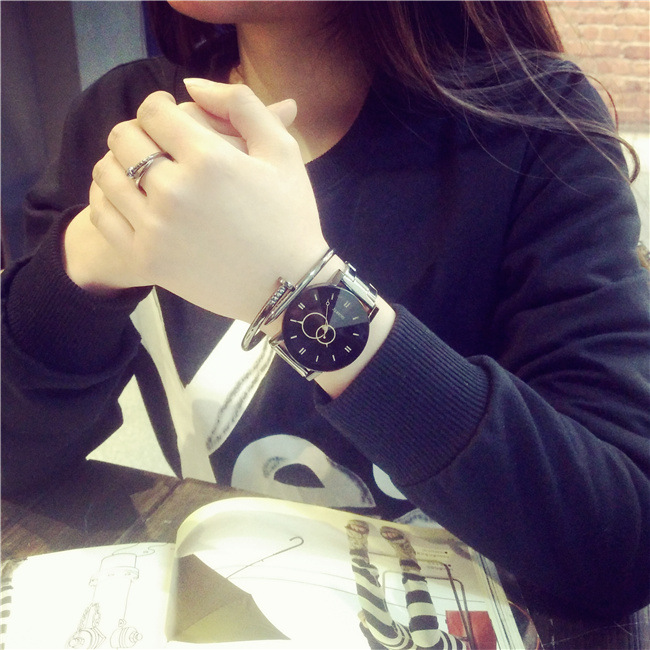 Pair of  Quartz Steel Belt Couple Watches men and women New Korean Trend Student lover Watched