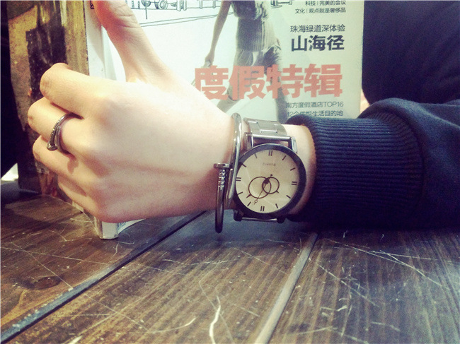 Pair of  Quartz Steel Belt Couple Watches men and women New Korean Trend Student lover Watched