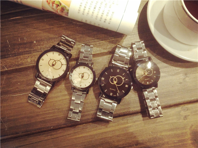Pair of  Quartz Steel Belt Couple Watches men and women New Korean Trend Student lover Watched