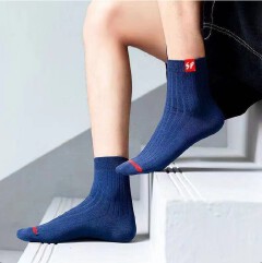 5 Pairs Men's Socks Men's Mid Length Solid Color Cotton Socks Men's Autumn And Winter Trendy Casual Business Sports Socks  Breathable Sweat Absorbing And Odor Proof